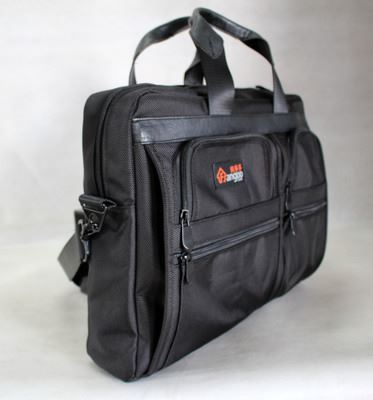 佰洋手袋箱包 專業(yè)生產(chǎn)各類電腦包、公文包及商務(wù)袋